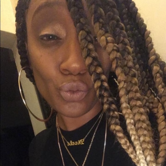 Meet your Posher, Heidi - Picture 1 of 1